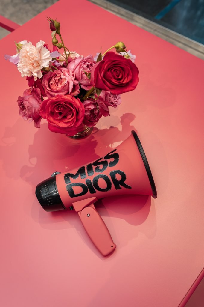 Pink roses and Miss Dior details